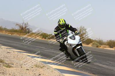 media/Mar-28-2022-Superbike Trackdays (Mon) [[b8603d0f67]]/Open Track Time/Turn 3 Inside/